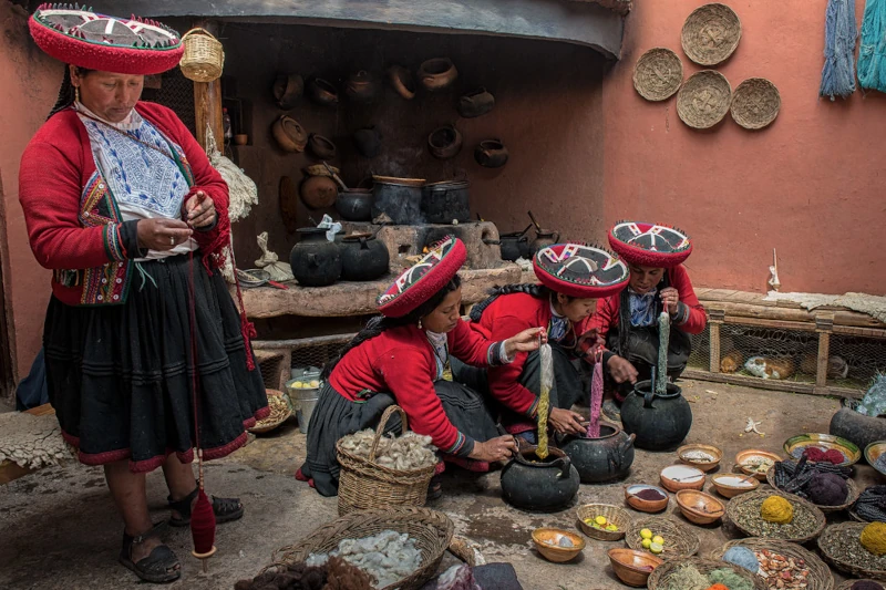 chinchero-traditional-textiles
