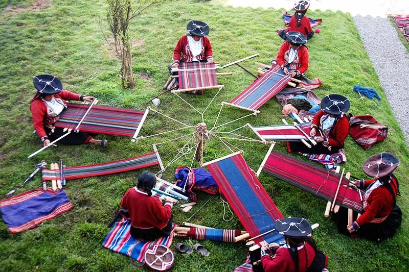 chinchero traditional textiles 