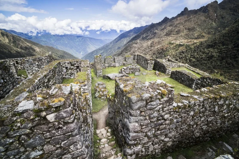 peru machu picchu hike tours