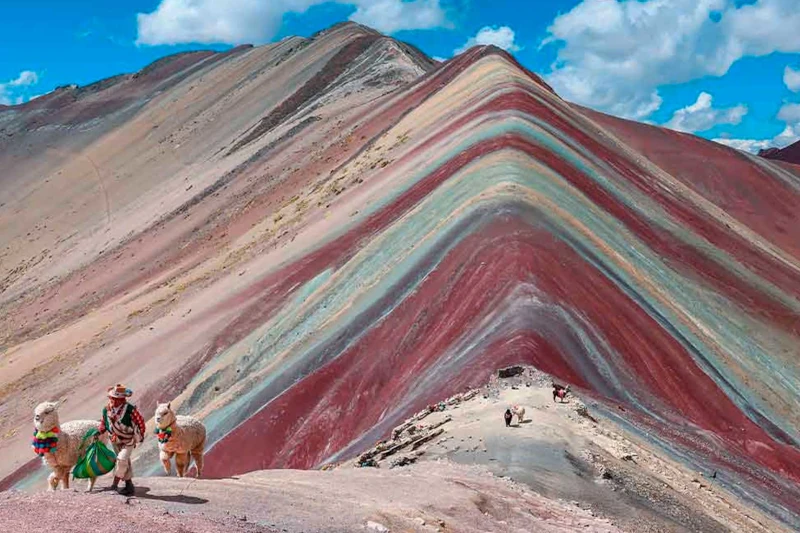 Rainbow Mountain Trekking and Tours