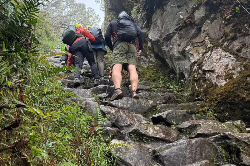 what is the elevation gain on the inca trail