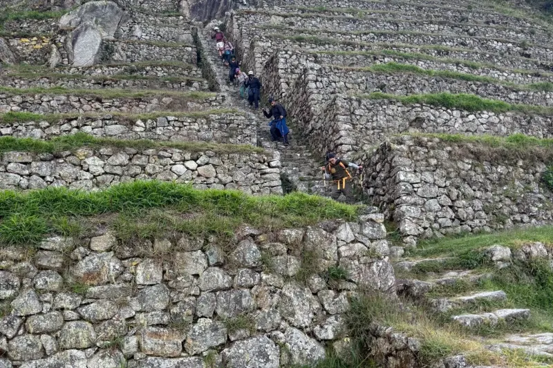 what is the elevation gain on the inca trail